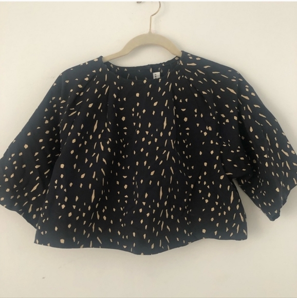 Apiece Apart ABSRACT Print Navy crop blouse - Picture 2 of 2